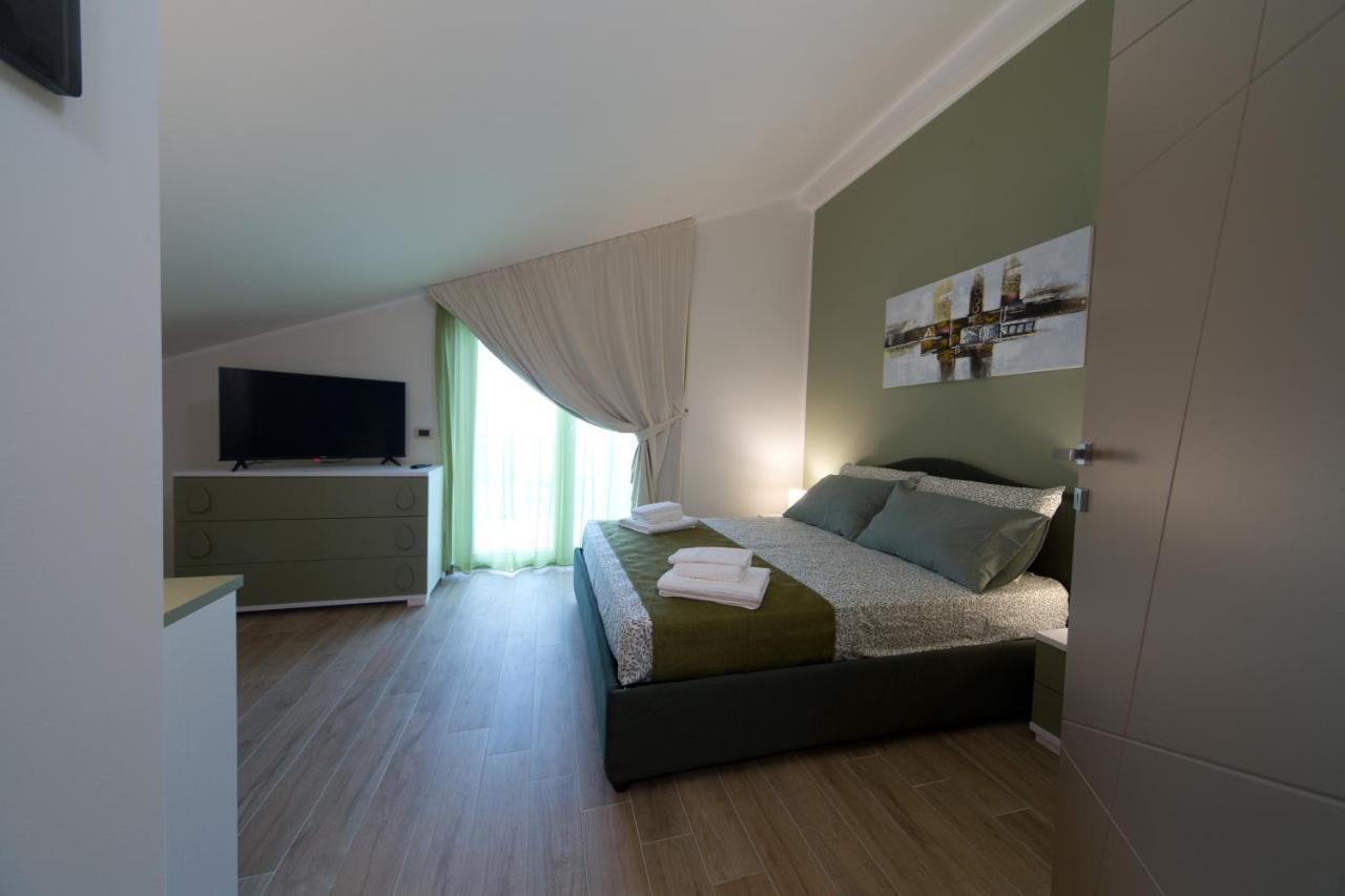 Slow Chic Apartment Beb Policlinico 메시나 외부 사진