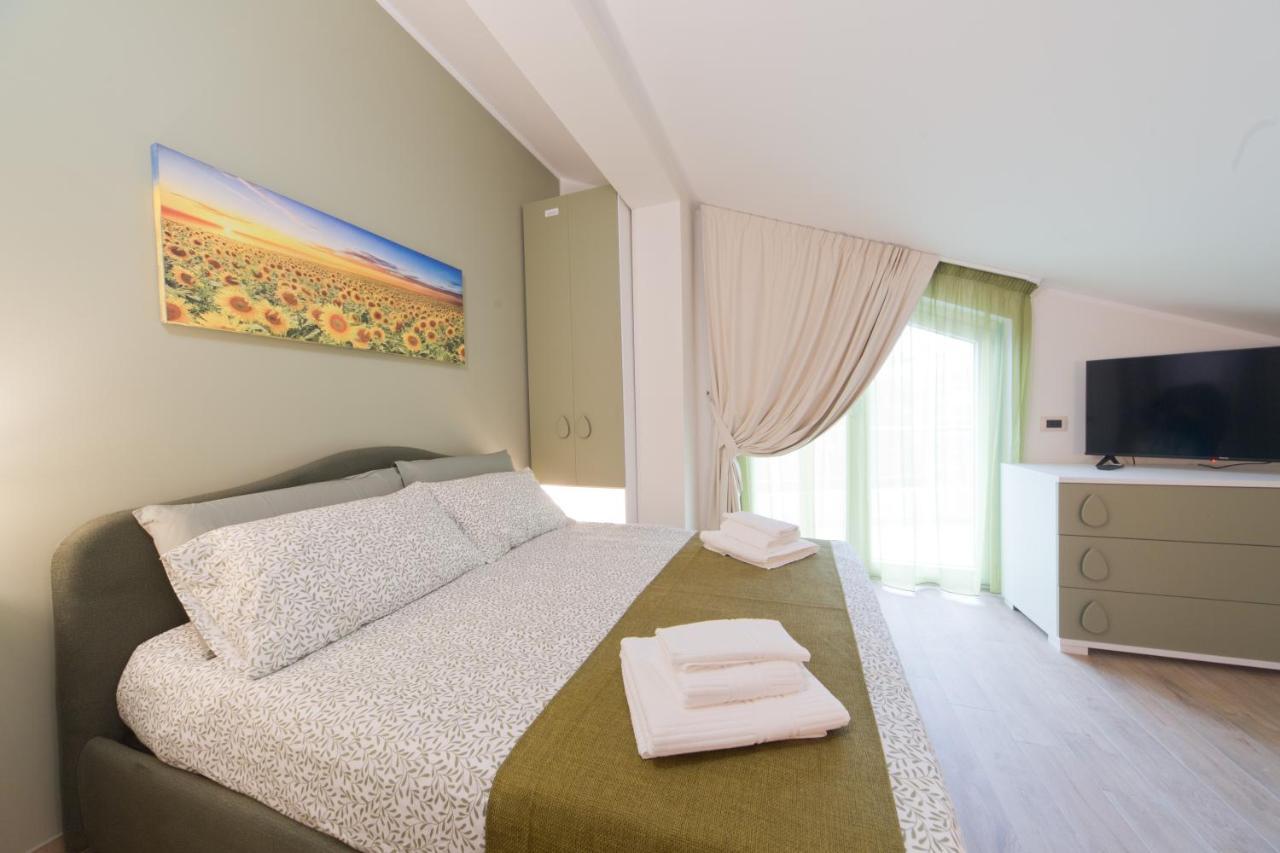 Slow Chic Apartment Beb Policlinico 메시나 외부 사진